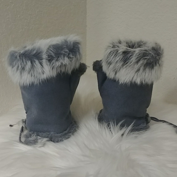 Charcoal Gray Faux Fur Fleece Fingerless Gloves - Picture 4 of 16